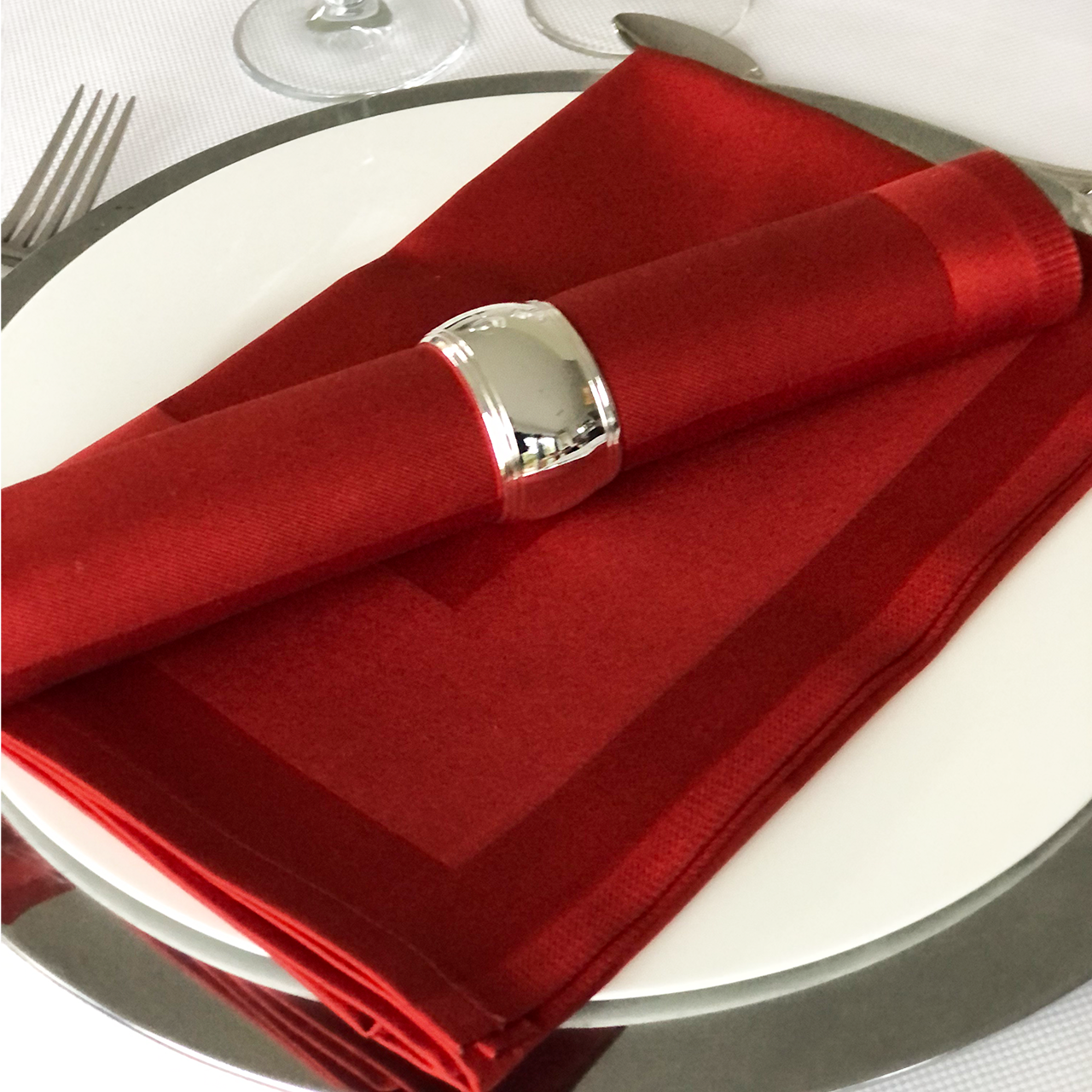 Stoffserviette Padua ziegelrot Atlasstreifen Stoffserviette Padua ziegelrot Atlasstreifen